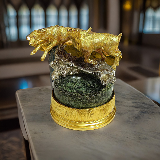 Пепельница "Гончие". Позолоченная купить с доставкой Пепельница "Гончие". Позолоченная