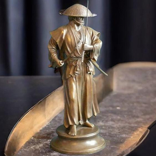 Бронзовая статуэтка "Самурай с двумя мечами" купить с доставкой Бронзовая статуэтка "Самурай с двумя мечами"