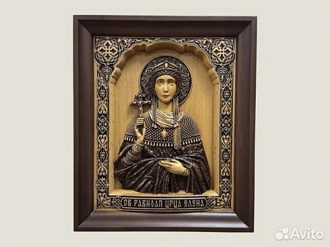 Святая Елена резная икона из дерева в подарок